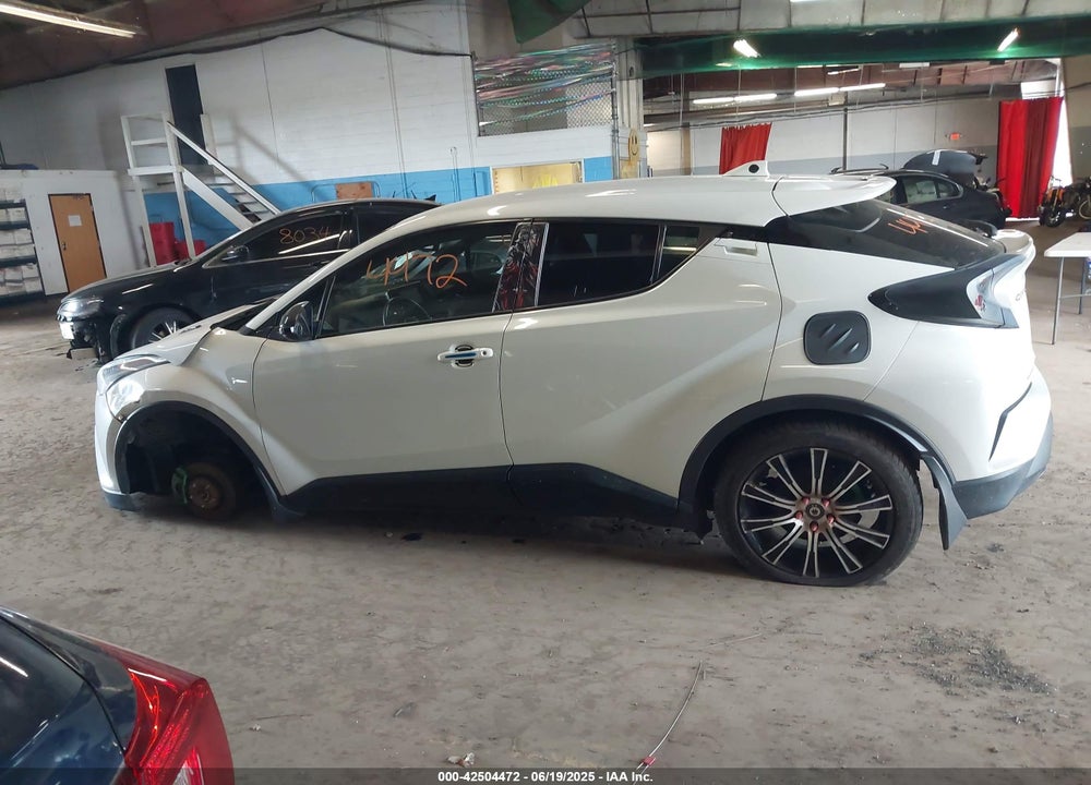 2018 TOYOTA C-HR VIN: NMTKHMBX6JR013402