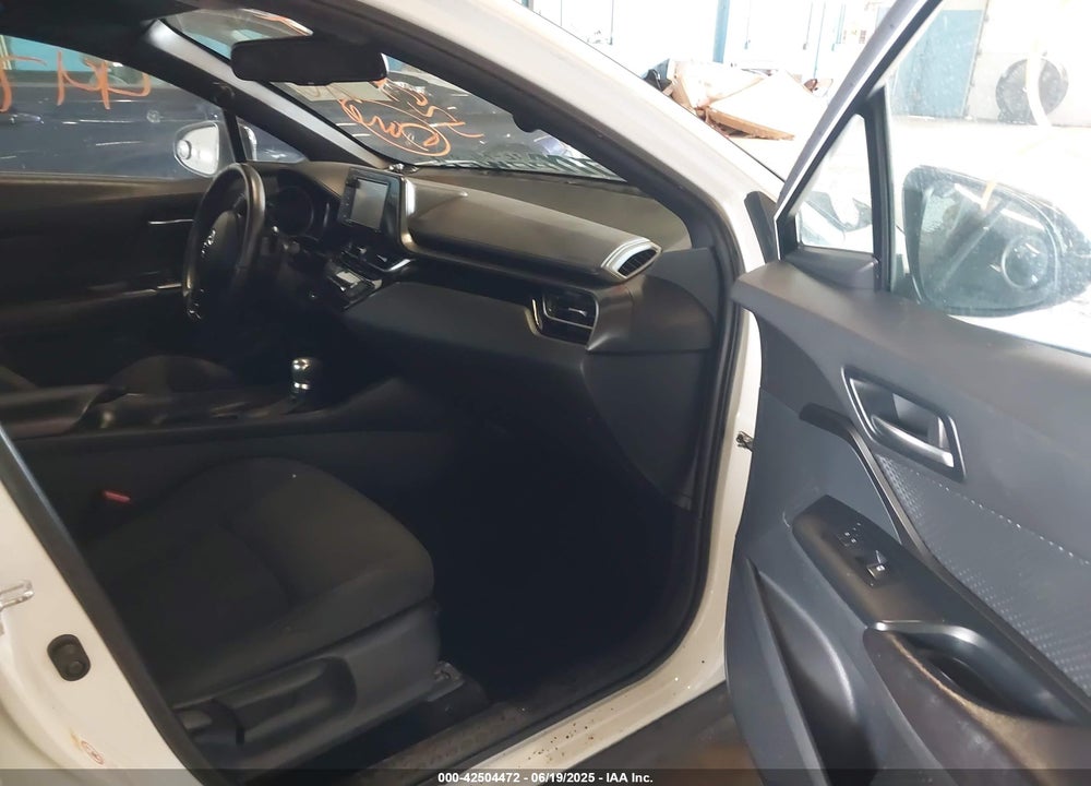 2018 TOYOTA C-HR VIN: NMTKHMBX6JR013402