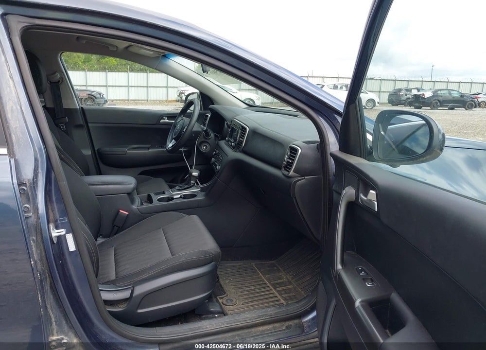 2017 KIA SPORTAGE VIN: KNDPMCACXH7243055