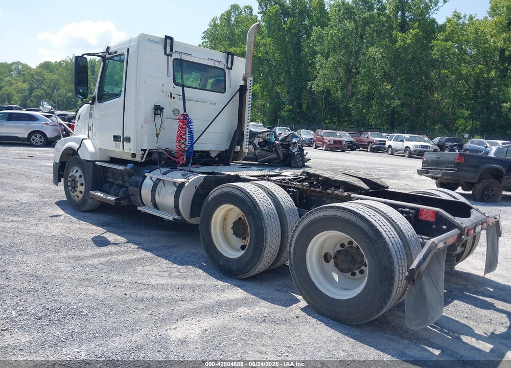 2014 VOLVO VN VNL VIN: 4V4NC9EH3EN172392