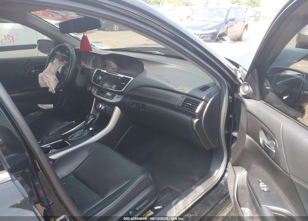 2015 HONDA ACCORD VIN: 1HGCR3F80FA014373