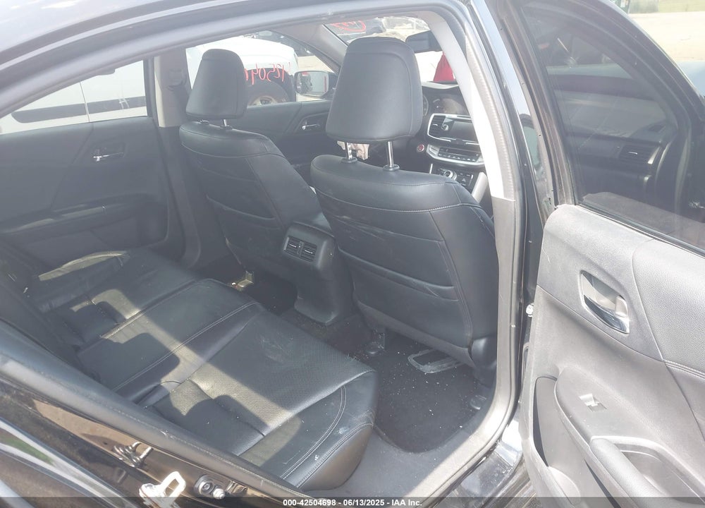2015 HONDA ACCORD VIN: 1HGCR3F80FA014373