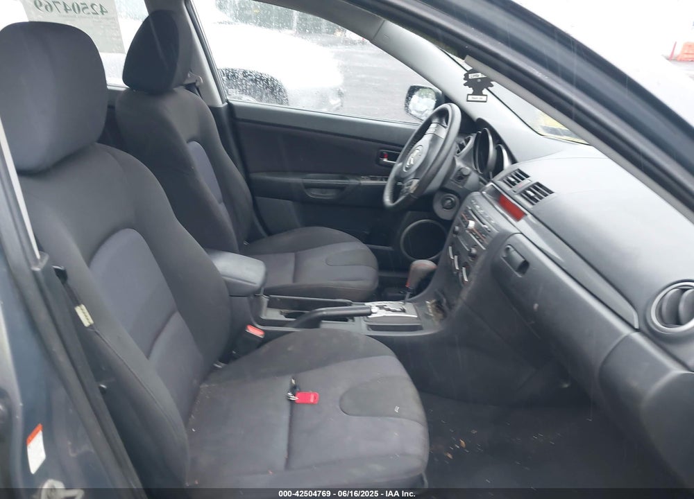 2007 MAZDA 3 S TOURING VIN: JM1BK324671750625