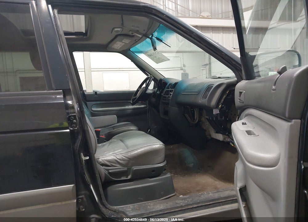 1998 MAZDA MPV VIN: JM3LV5233W0836386
