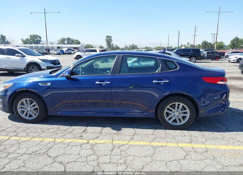 2016 KIA OPTIMA VIN: 5XXGT4L35GG088782
