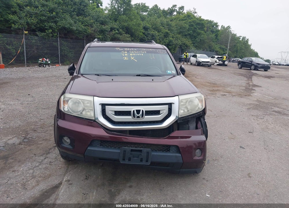2011 HONDA PILOT VIN: 5FNYF4H51BB071494