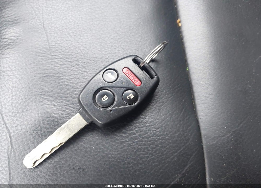2011 HONDA PILOT VIN: 5FNYF4H51BB071494