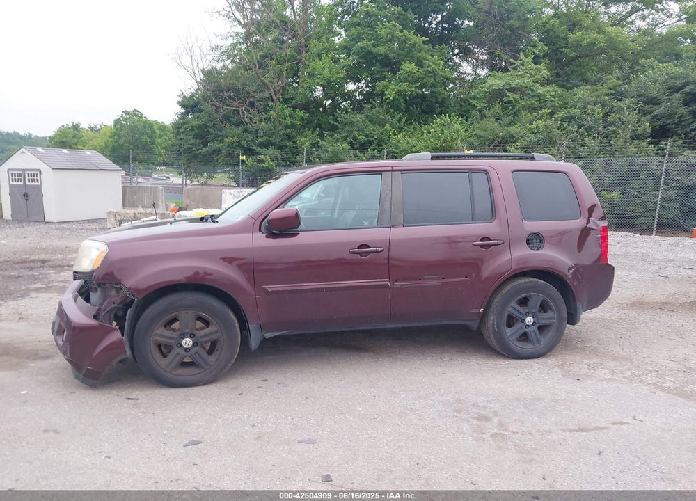 2011 HONDA PILOT VIN: 5FNYF4H51BB071494