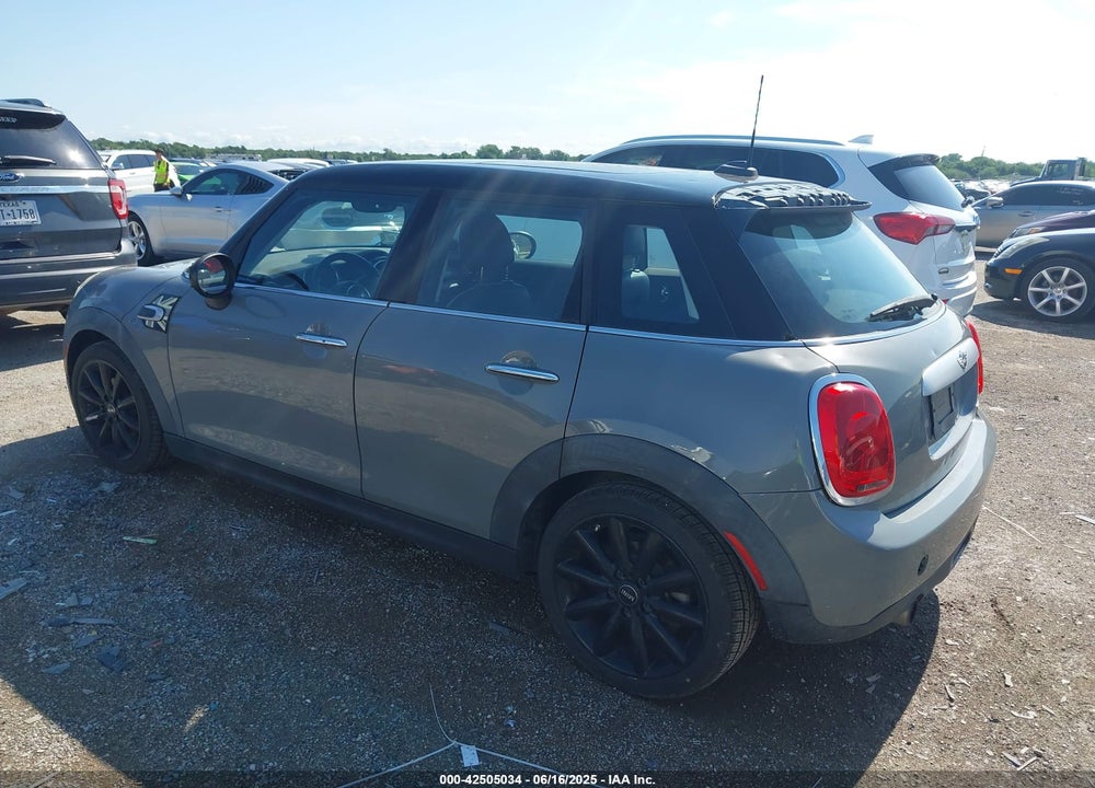 2015 MINI COOPER VIN: WMWXS5C55FT833925