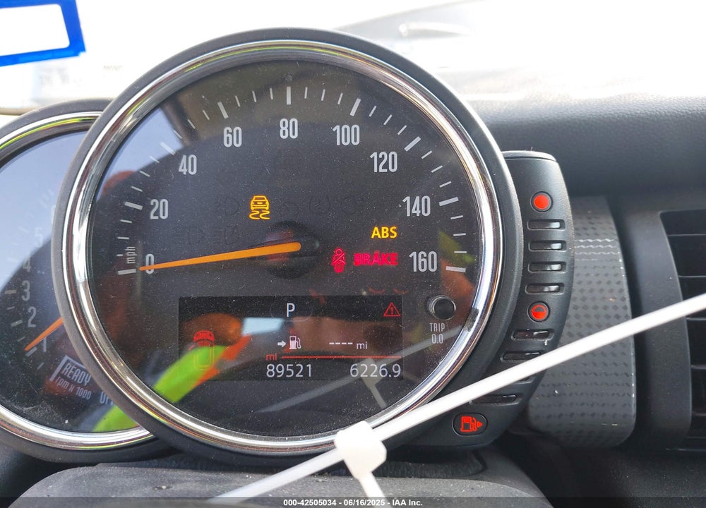 2015 MINI COOPER VIN: WMWXS5C55FT833925