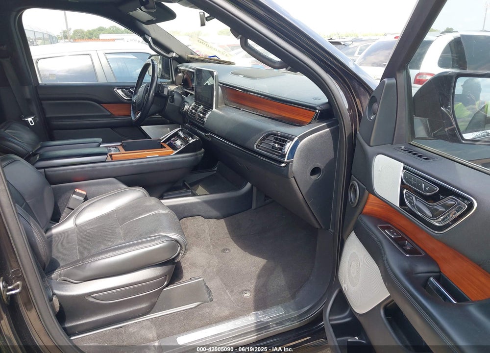 2019 LINCOLN NAVIGATOR VIN: 5LMJJ2LT6KEL03348