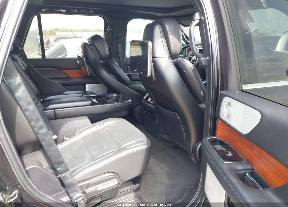 2019 LINCOLN NAVIGATOR VIN: 5LMJJ2LT6KEL03348