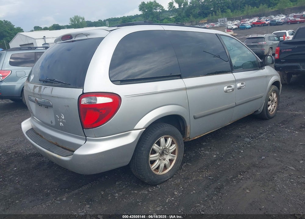 2007 CHRYSLER TOWN & COUNTRY VIN: 1A4GJ45R07B162889