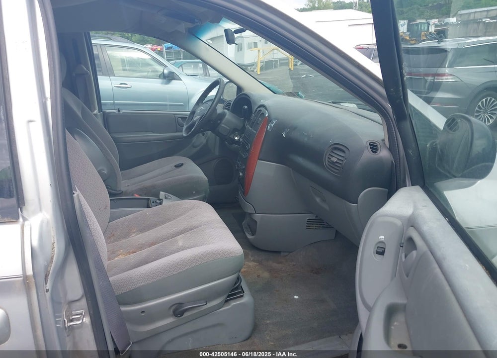 2007 CHRYSLER TOWN & COUNTRY VIN: 1A4GJ45R07B162889