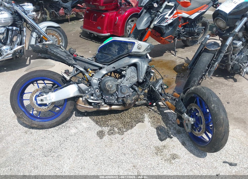2025 YAMAHA MT09 SP VIN: JYARN95E4SA000819