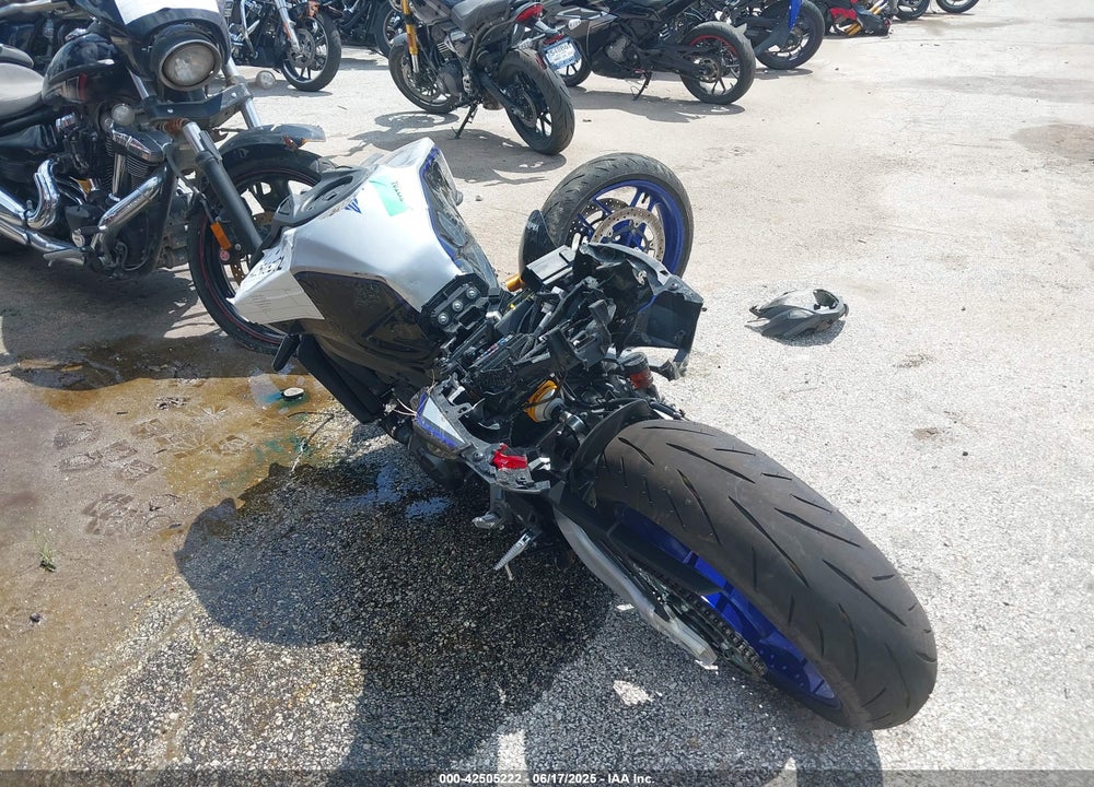 2025 YAMAHA MT09 SP VIN: JYARN95E4SA000819