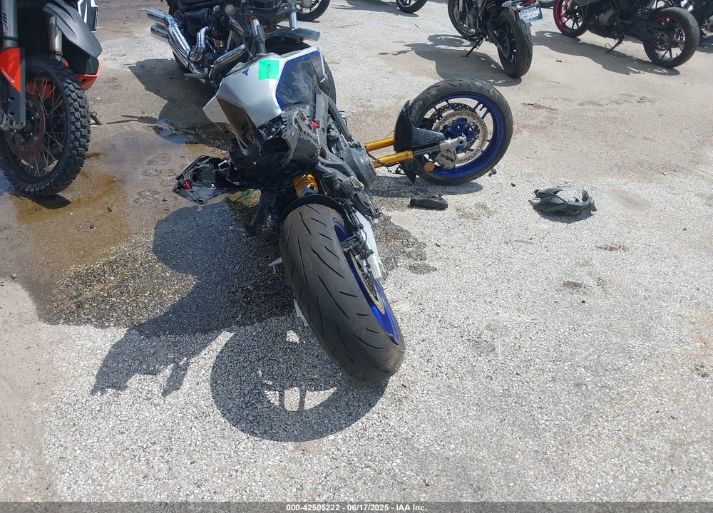 2025 YAMAHA MT09 SP VIN: JYARN95E4SA000819