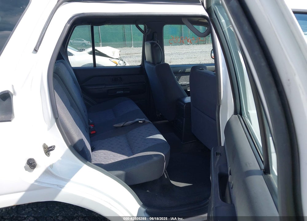 1998 NISSAN PATHFINDER VIN: JN8AR05Y4WW278192