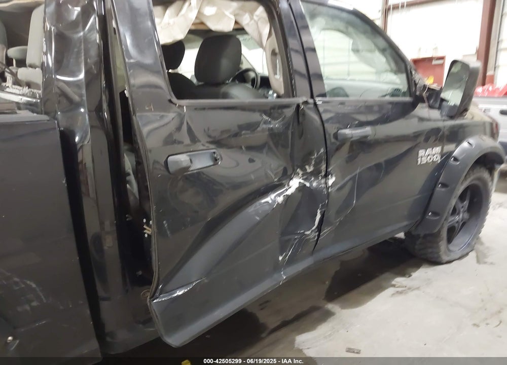 2014 RAM 1500 VIN: 1C6RR7KM2ES475397