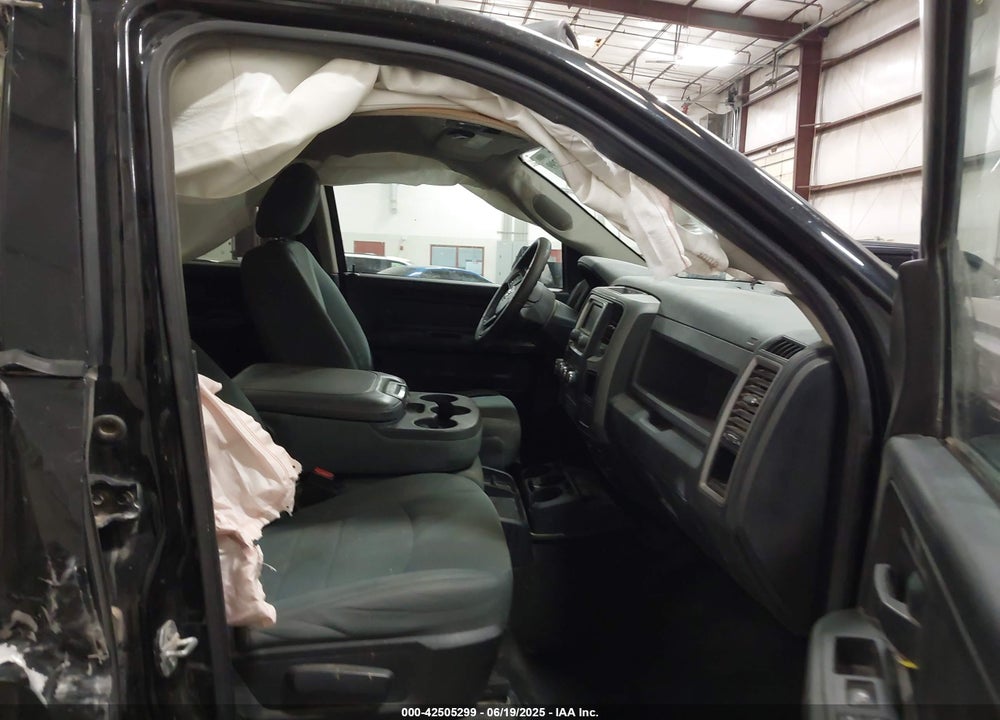 2014 RAM 1500 VIN: 1C6RR7KM2ES475397