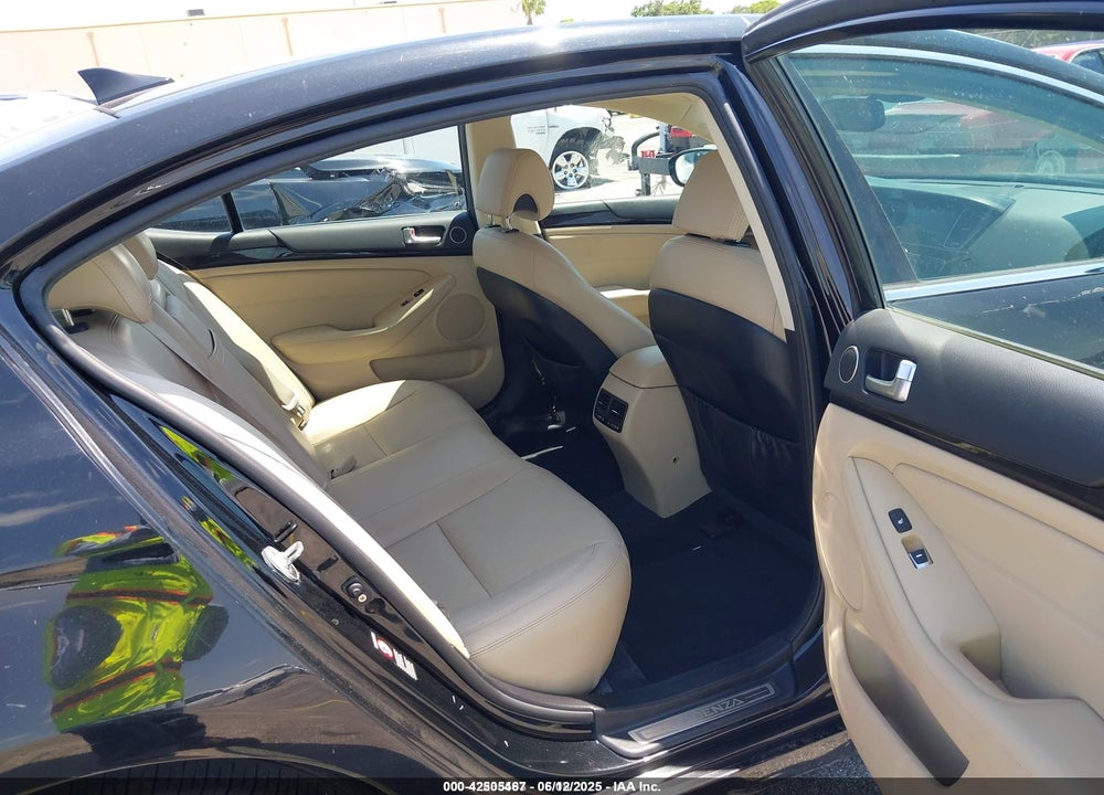 2014 KIA CADENZA PREMIUM VIN: KNALN4D7XE5149228