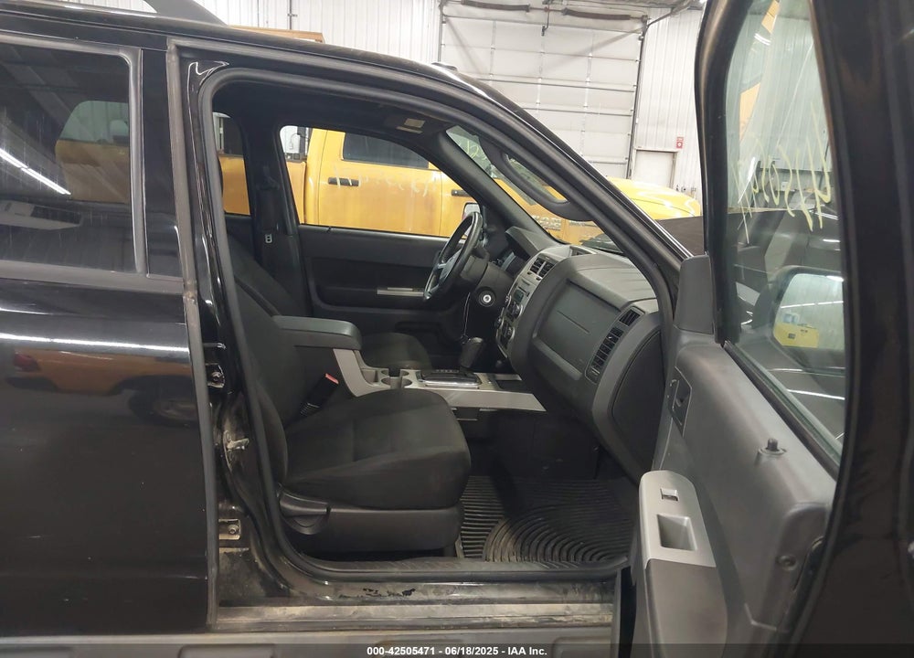 2009 FORD ESCAPE XLT VIN: 1FMCU03769KC46946