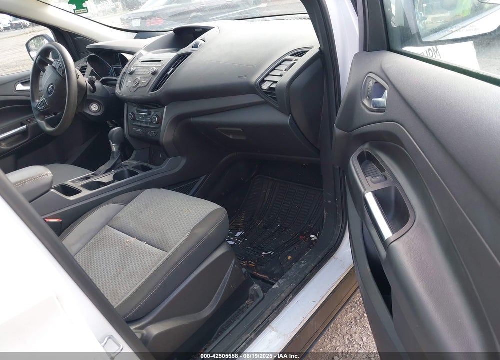 2017 FORD ESCAPE VIN: 1FMCU9GD0HUE17553