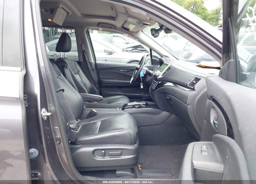 2017 HONDA PILOT ELITE VIN: 5FNYF6H08HB028361