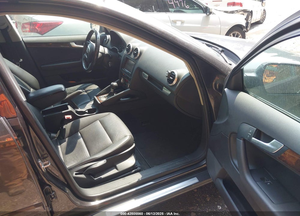 2013 AUDI A3 2.0T PREMIUM VIN: WAUDFAFM0DA010637