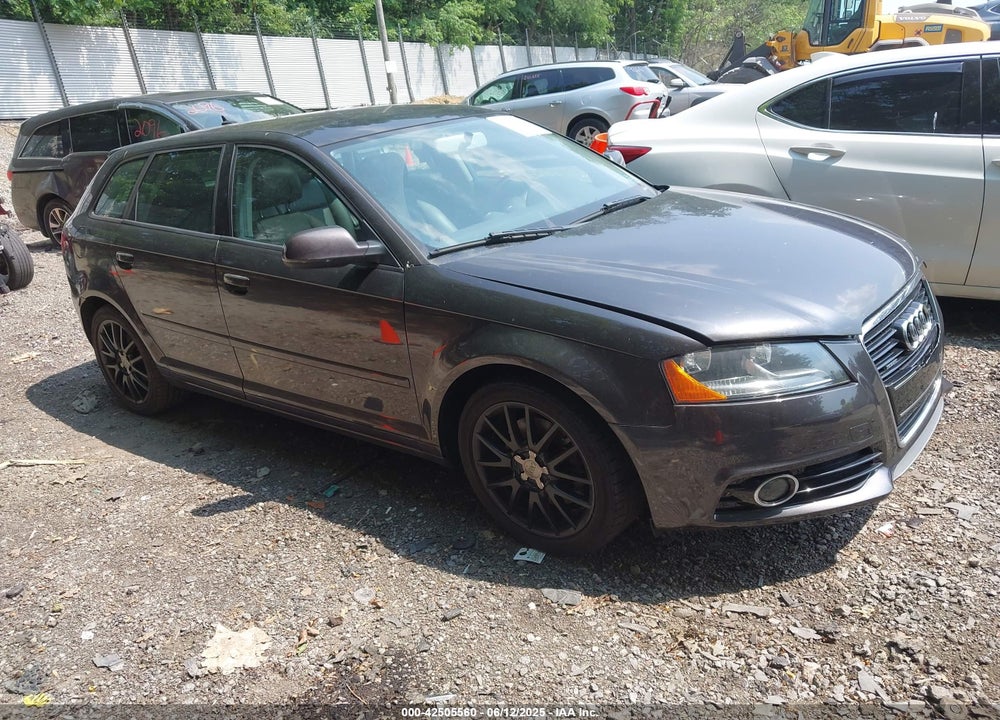 2013 AUDI A3 2.0T PREMIUM VIN: WAUDFAFM0DA010637