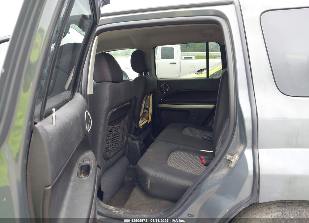 2009 CHEVROLET HHR LT VIN: 3GNCA23BX9S527768