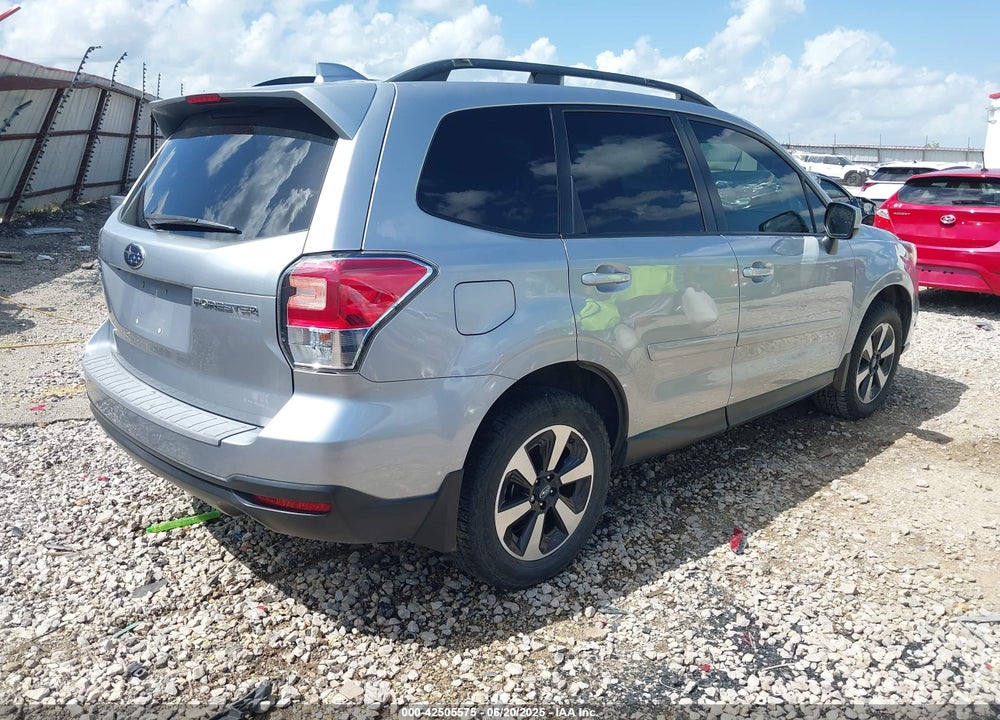 2018 SUBARU FORESTER VIN: JF2SJAECXJH515171