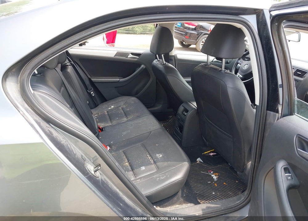 2013 VOLKSWAGEN JETTA VIN: 3VWBX7AJ3DM434661