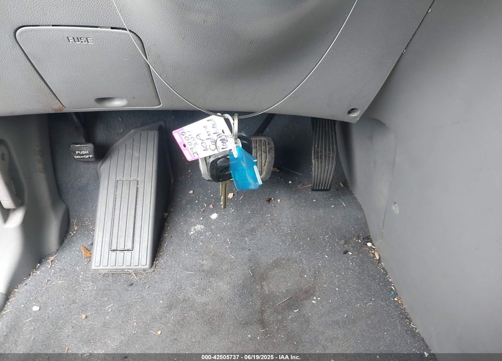 2011 KIA SEDONA EX VIN: KNDMH4C74B6398520