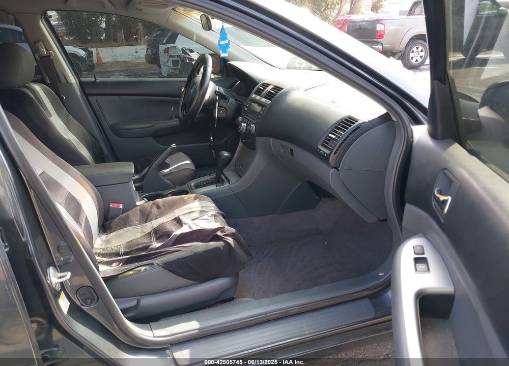 2003 HONDA ACCORD 2.4 EX VIN: JHMCM56693C077087