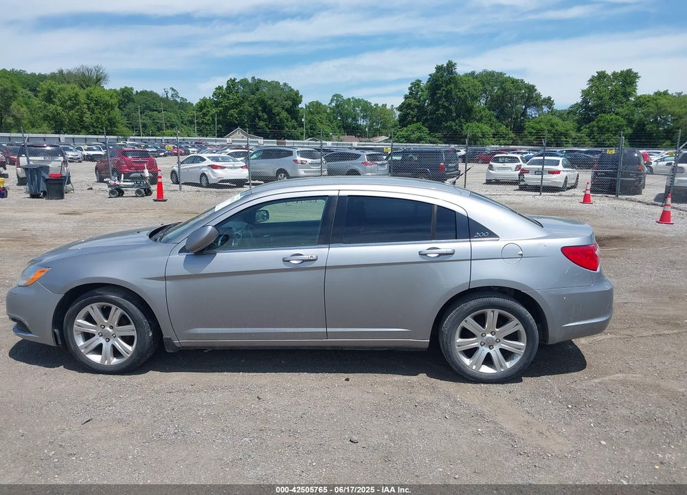 2013 CHRYSLER 200 VIN: 1C3CCBBB1DN652931