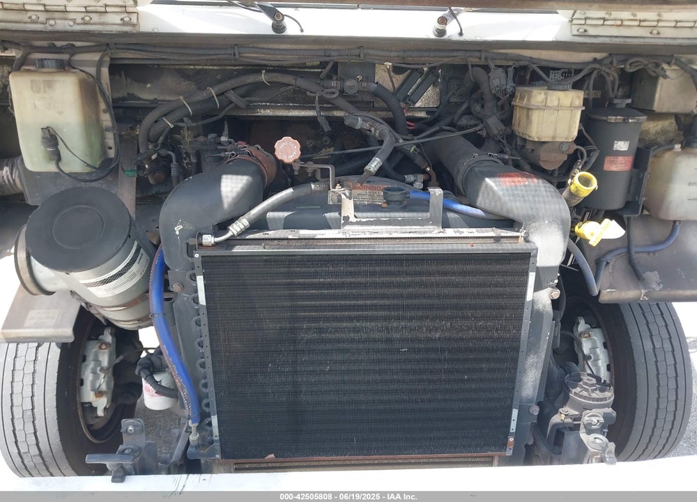 2002 FREIGHTLINER CHASSIS M LINE WALK-IN VAN VIN: 4UZAANBW82CJ99831