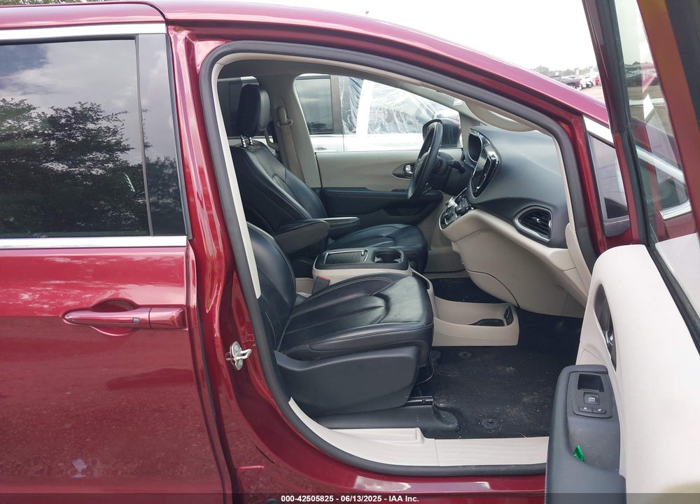 2023 CHRYSLER PACIFICA TOURING L VIN: 2C4RC1BGXPR571557