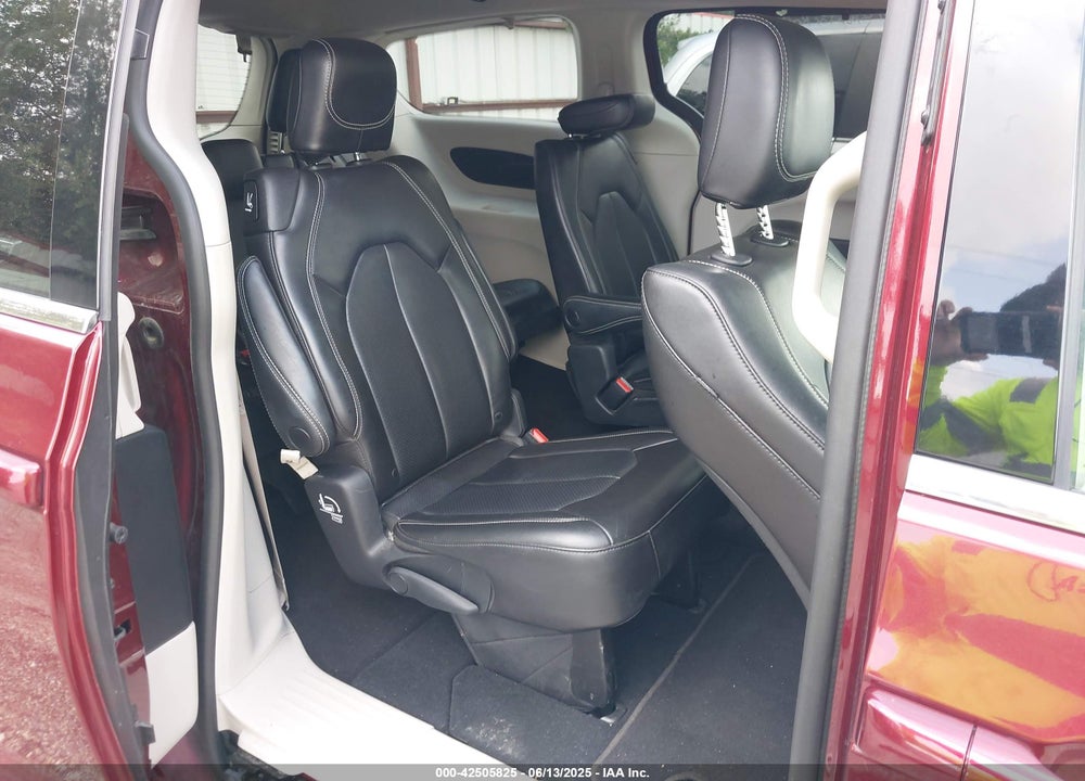 2023 CHRYSLER PACIFICA TOURING L VIN: 2C4RC1BGXPR571557