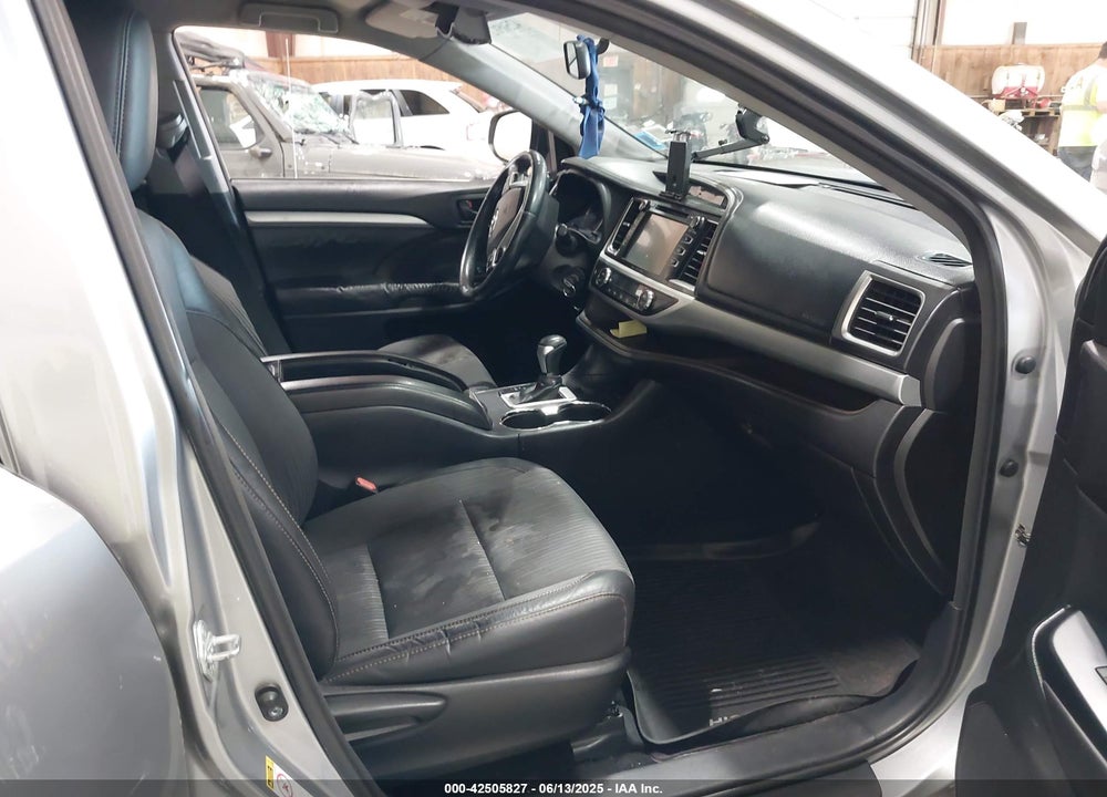 2016 TOYOTA HIGHLANDER LE PLUS V6 VIN: 5TDBKRFH7GS260830