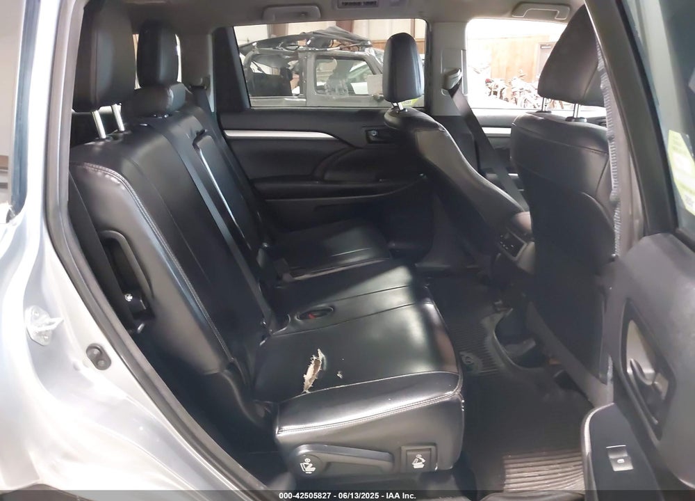 2016 TOYOTA HIGHLANDER LE PLUS V6 VIN: 5TDBKRFH7GS260830