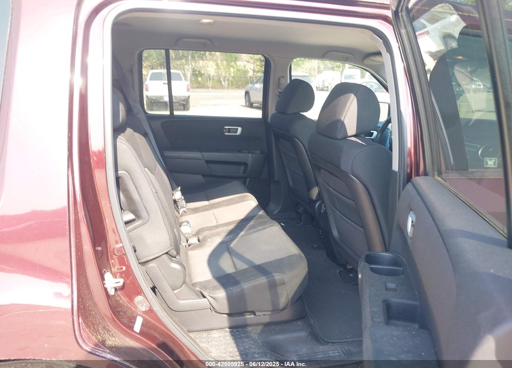 2010 HONDA PILOT VIN: 5FNYF4H4XAB037639
