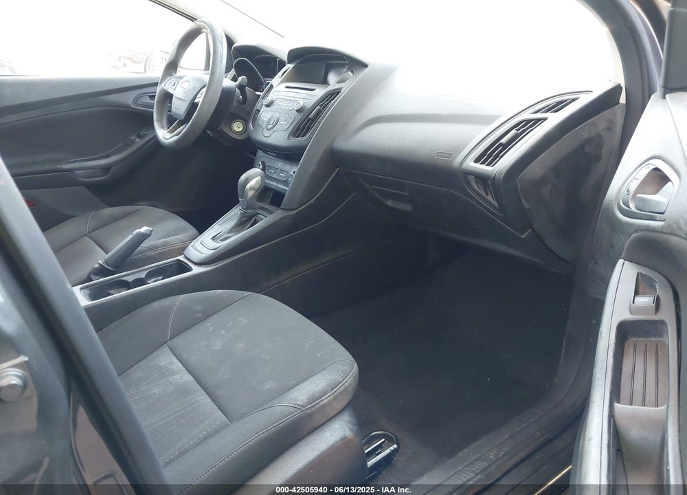 2016 FORD FOCUS S VIN: 1FADP3E29GL208580