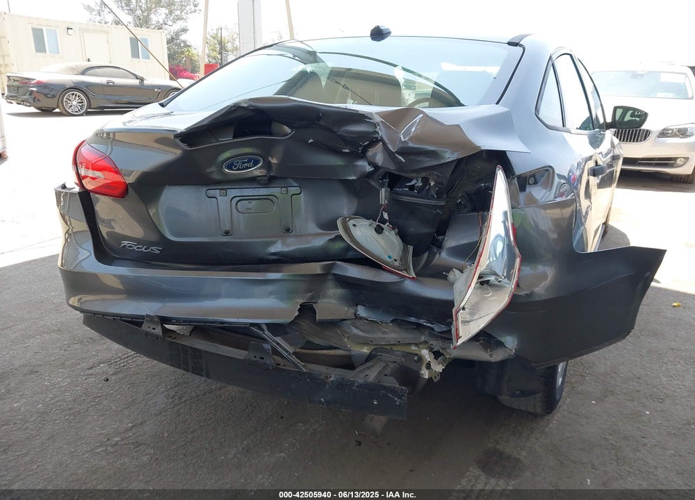 2016 FORD FOCUS S VIN: 1FADP3E29GL208580