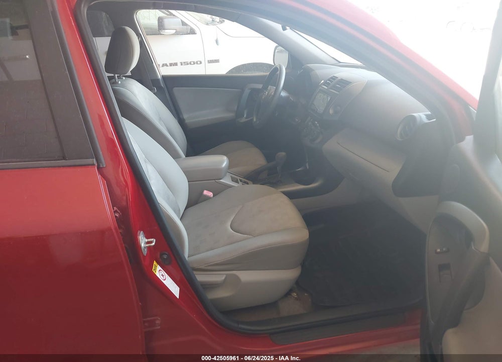 2009 TOYOTA RAV4 VIN: JTMBF33V595005940
