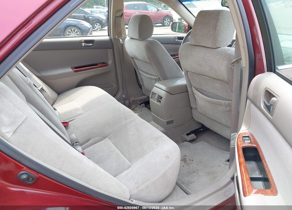 2004 TOYOTA CAMRY XLE VIN: 4T1BE30KX4U304962