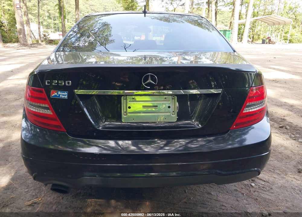 2014 MERCEDES-BENZ C 250 LUXURY/SPORT VIN: WDDGF4HB3EA931402