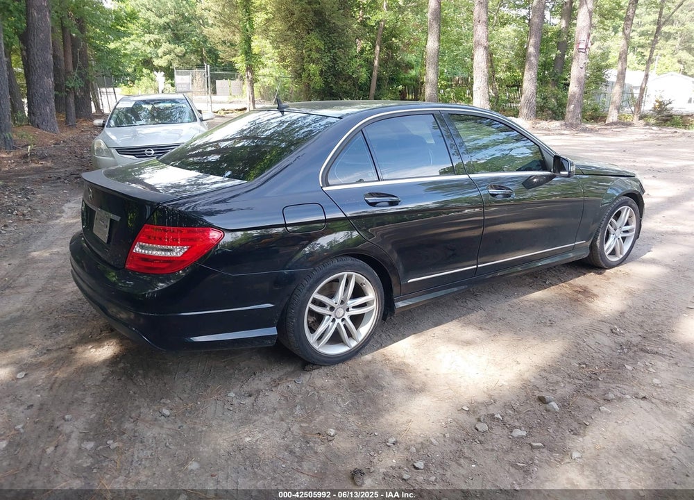 2014 MERCEDES-BENZ C 250 LUXURY/SPORT VIN: WDDGF4HB3EA931402