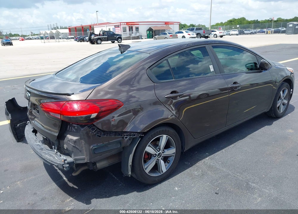 2018 KIA FORTE VIN: 3KPFL4A75JE192285