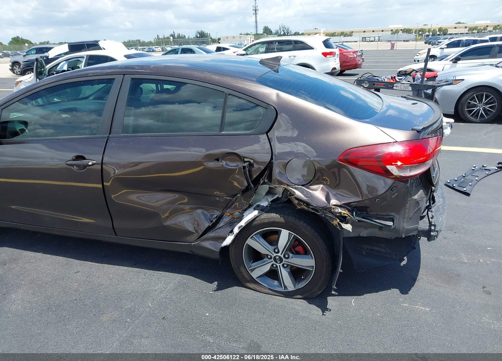 2018 KIA FORTE VIN: 3KPFL4A75JE192285
